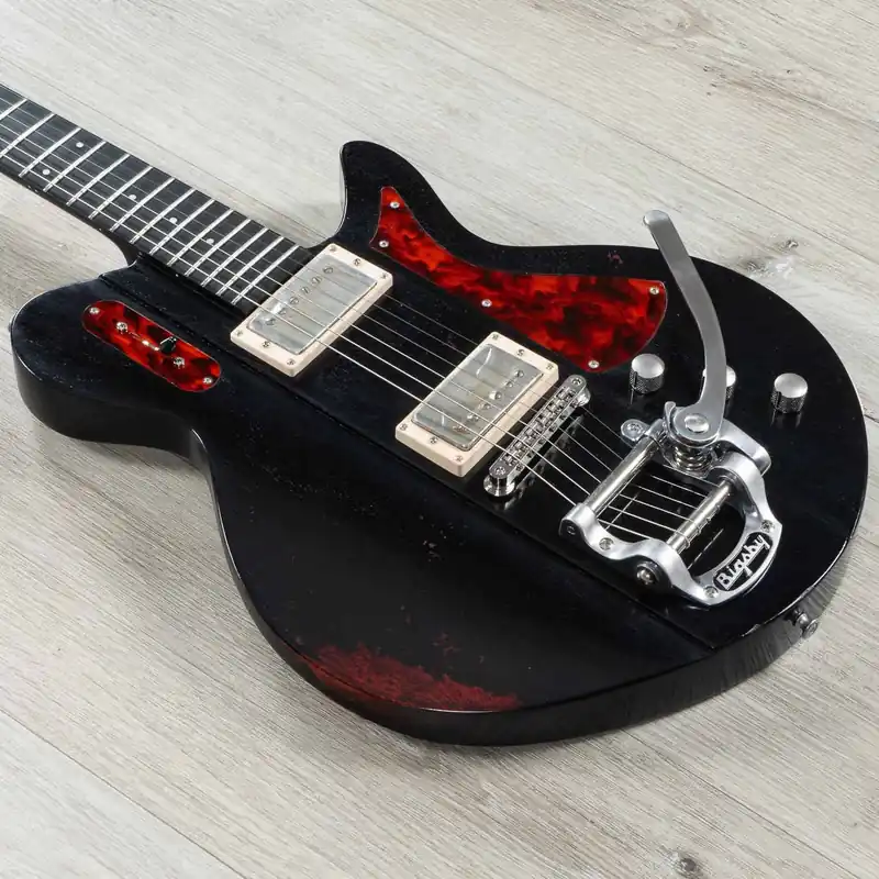 Editor’s Pick Eastman Juliet/v Bigsby Guitar, USA Bigsby B5 Vibrato, Ebony Fretboard, Antique Black