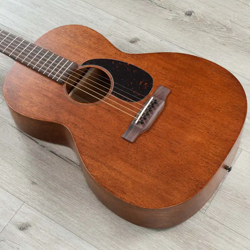 Luxury Martin 15 Series 000‑15SM Mahogany Auditorium Acoustic Guitar with Case - Natural