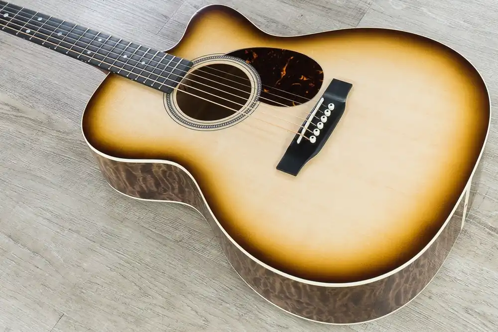 Martin NAMM 2018 Custom Shop 000 Acoustic Guitar, Quilted Maple Back/Sides, Sitka Spruce Top, Hard Case - Trans Walnut Edge Sunburst Free Delivery