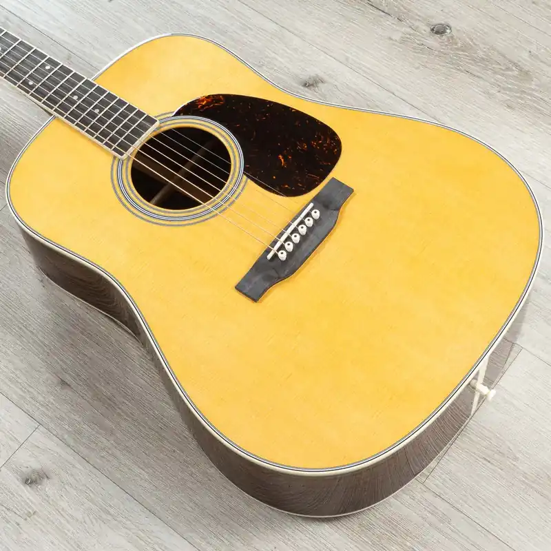 Must Have Martin Standard Series D-35 Dreadnought Acoustic Guitar, Rosewood Back & Sides, Spruce Aging Toner