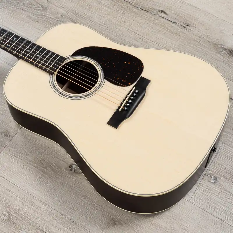 Martin D-16E Acoustic-Electric Guitar, Rosewood Back / Sides, Sitka Spruce Top Budget