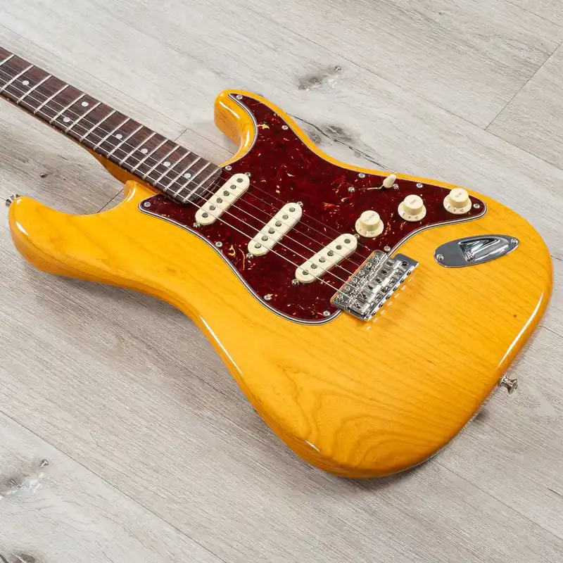 Fender Custom Shop American Custom Strat RW Guitar, Rosewood Fingerboard, Amber Natural Editor’s Pick