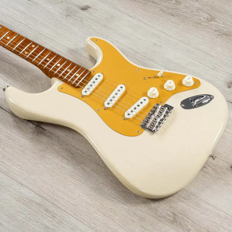 One Day Deal Fender Custom Shop American Custom Strat NOS Guitar, Maple Neck, Honey Blonde