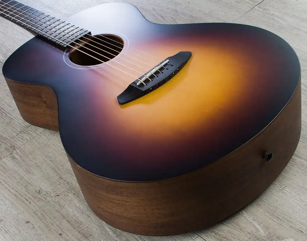 Same Day Shipping Breedlove USA Concert Moon Light Sitka Spruce / Mahogany Acoustic Guitar with Case