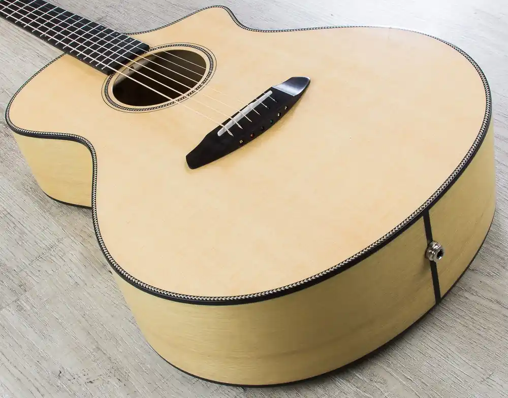 Breedlove Oregon Concert CE Acoustic-Electric Guitar, Sitka Spruce Myrtlewood, Hard Case - Gloss Natural Limited Offer