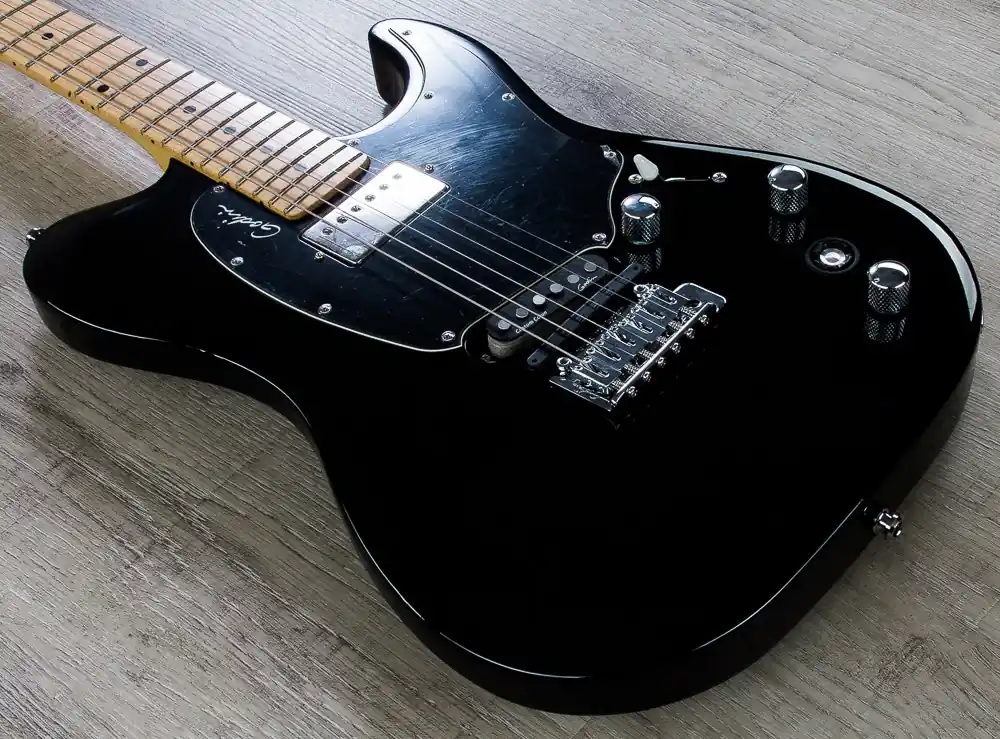 Godin 039050 Session Custom TriplePlay Maple Fingerboard (MN) Electric Guitar with Bag - Black HG Next Day Delivery