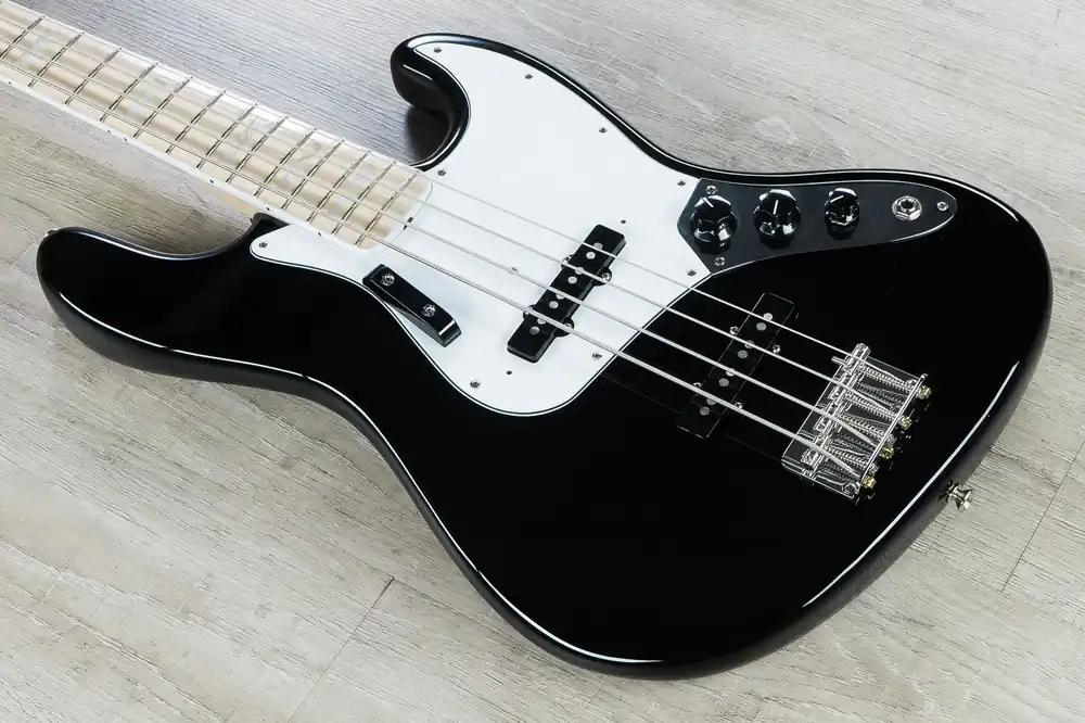 Fender American Original '70s Jazz Bass, Maple Fingerboard, Hard Case - Black High Quality