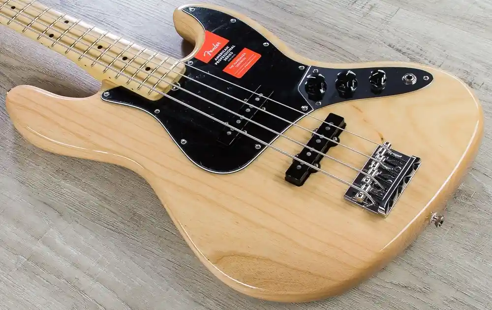 Fender American Pro Jazz Bass, Maple Fingerboard, Elite Molded Case - Natural Free Delivery