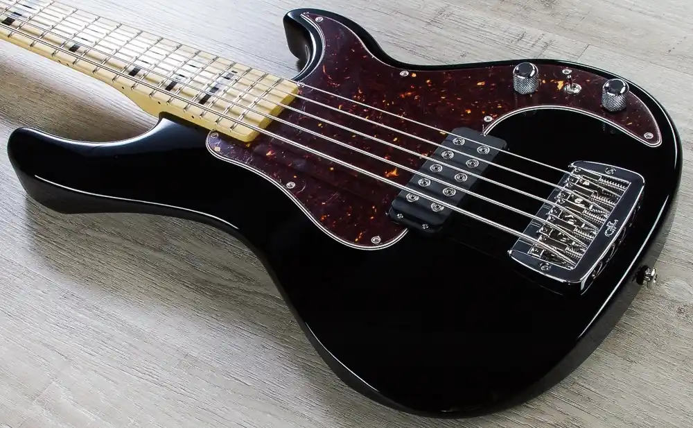 Price Cut G&L USA Kiloton-5 5-String Electric Bass, Maple Fingerboard, Hard Case - Jet Black