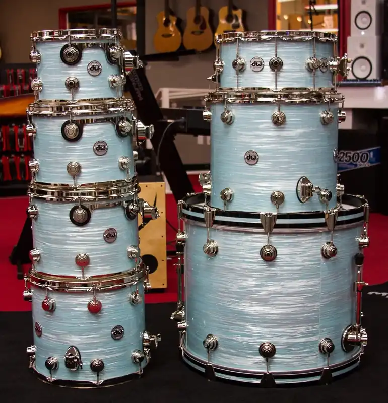 DW Drum Workshop Contemporary Classic Series 7-Piece Kit, Matching Snare, Nickel Hardware - Pale Blue Oyster (Played by Russ Kunkel) Time-Limited